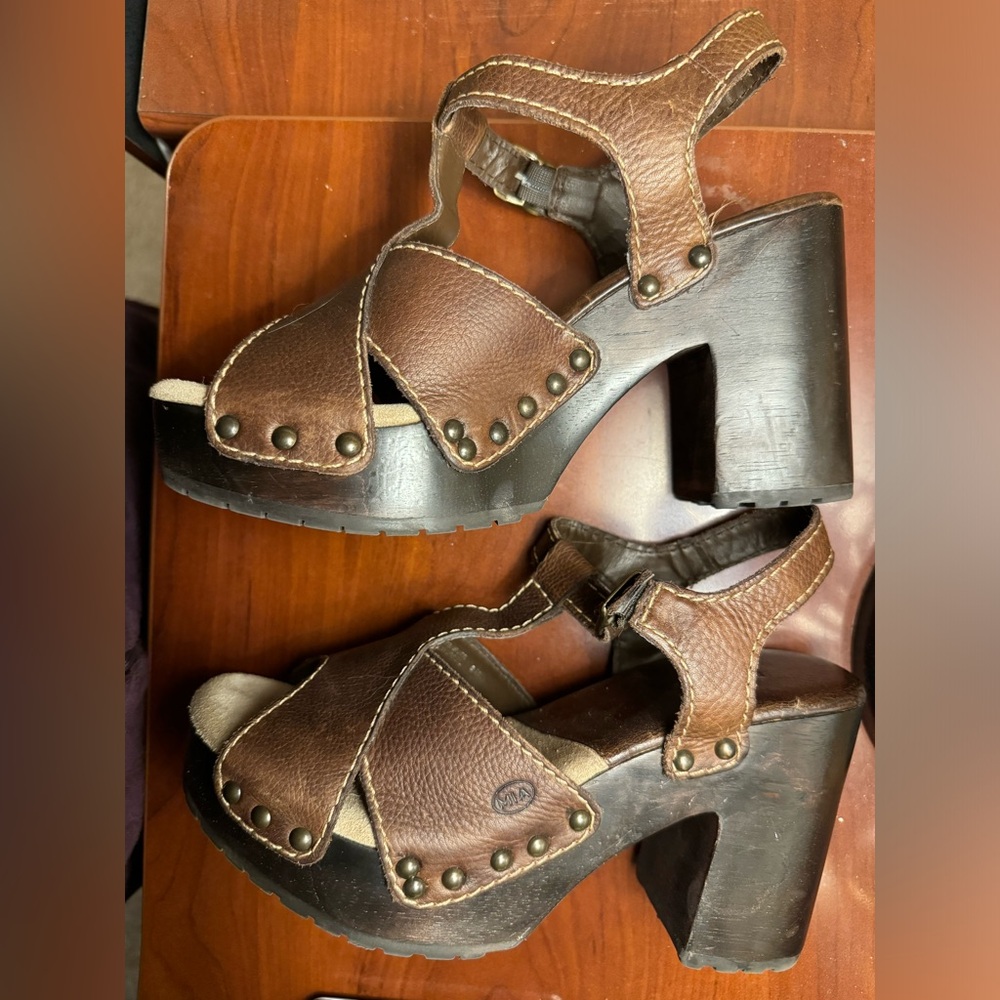 Mia Leather wood Heels 8 like New